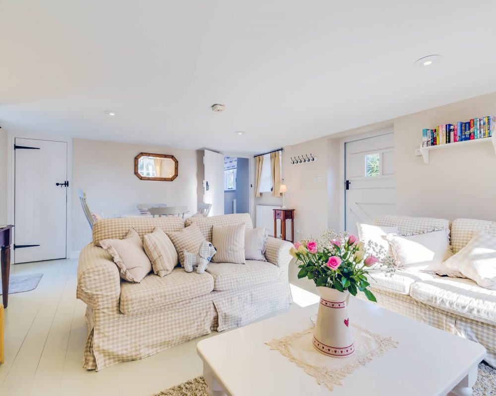 Birchill-Cottages-Bryony-sitting-room